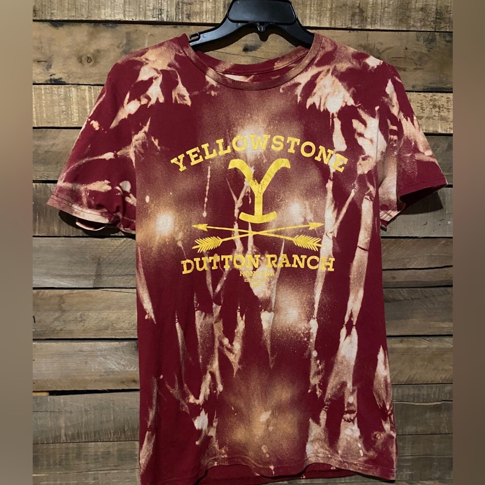 Yellowstone Dutton Ranch T-Shirt Size Medium